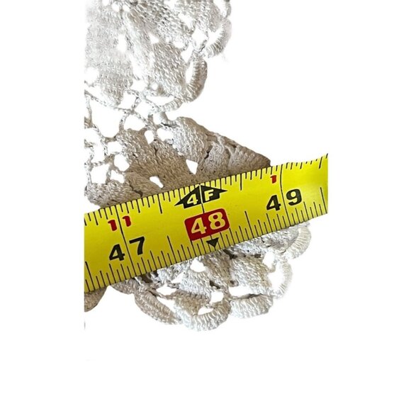 Hand Crocheted Tablecloth With Floral Medallions & Scalloped Edges 55.25" x 49" - Picture 11 of 13